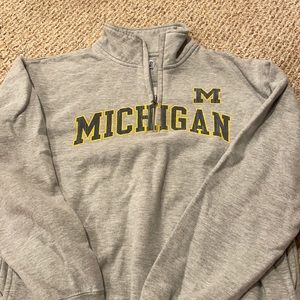 VINTAGE Michigan sweatshirt size small